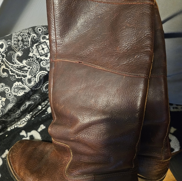 2/$35 Timberland leather boots - Picture 4 of 4